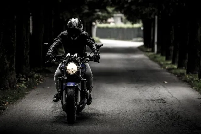 Jak dobrać lusterka do motocykla?